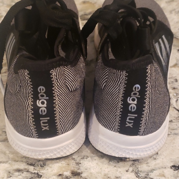 Adidas shoes - Picture 3 of 5